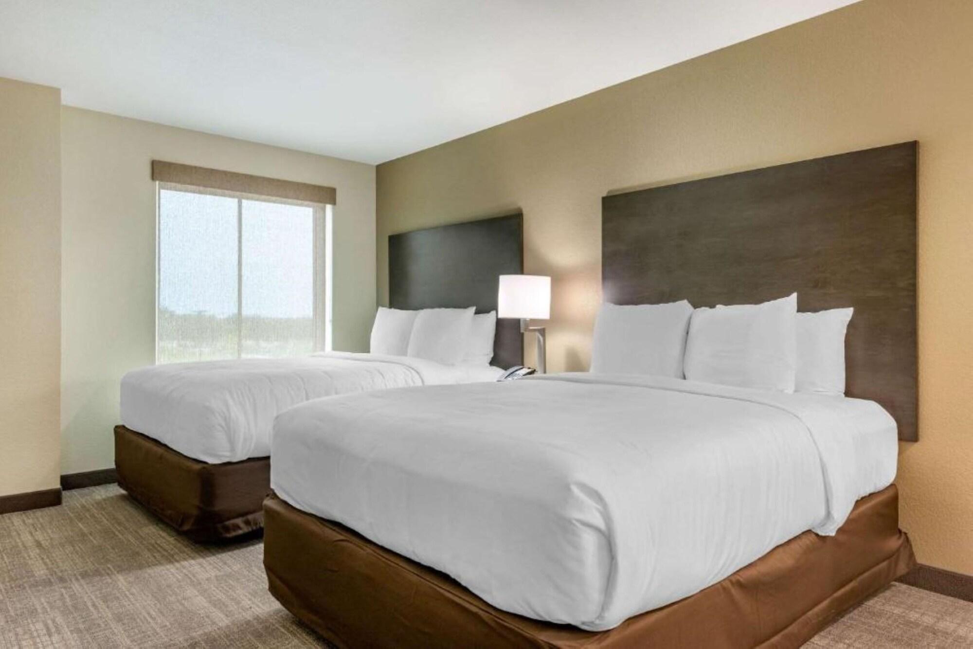Ameniti Bay - Western Signature Collection Fruitville