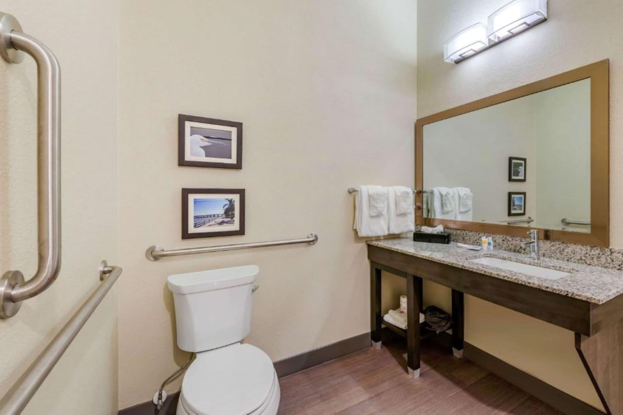 Ameniti Bay - Western Signature Collection Fruitville