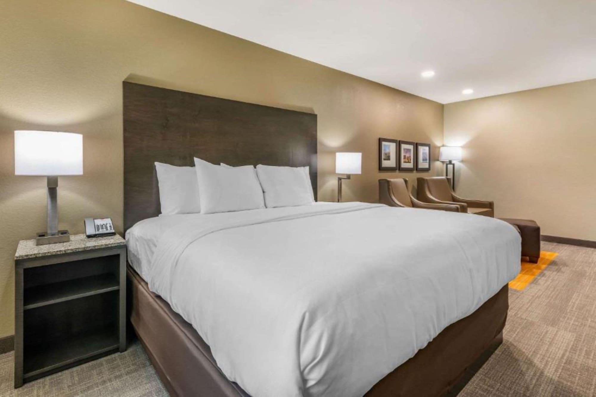 Hotel Ameniti Bay - Western Signature Collection