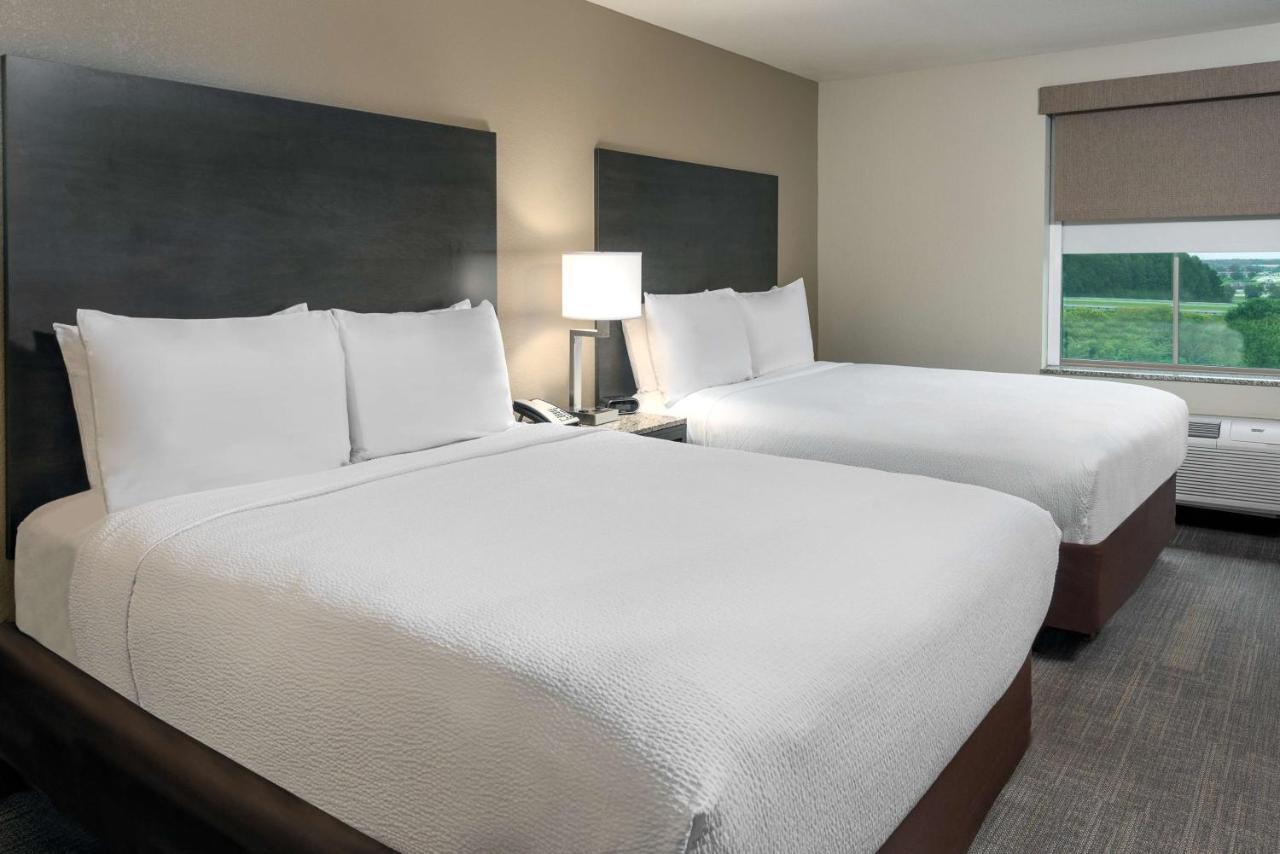 Ameniti Bay - Western Signature Collection Fruitville